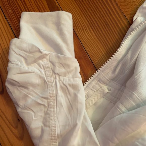 White reversible Lululemon size 8 jacket - Picture 2 of 13
